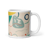 Cốc sứ hình vẽ trên tường chụp ở Keong Saik