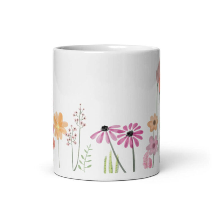 Cốc sứ hình vẽ những bông hoa của mùa xuân